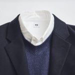 ノータイでも襟がVネックにしっかり乗ってくれるので、タイドアップしてもサマになる