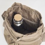 メイン収納の容量はおよそ11L