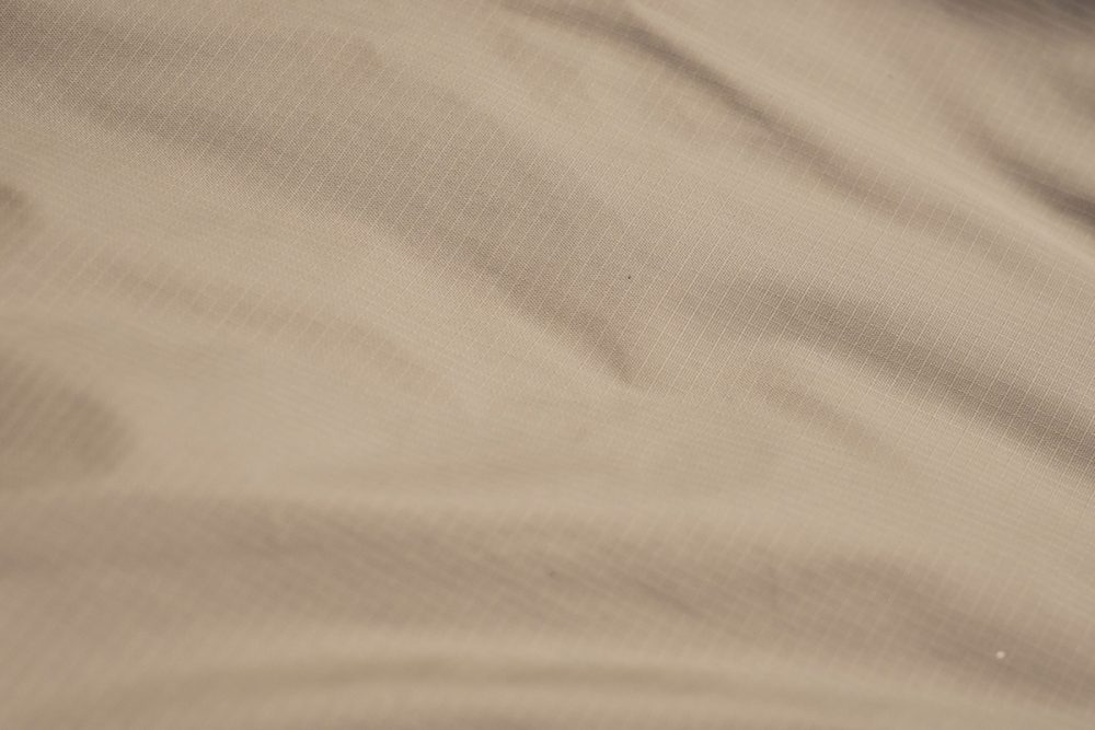 表地には、リサイクルナイロンを100％使用