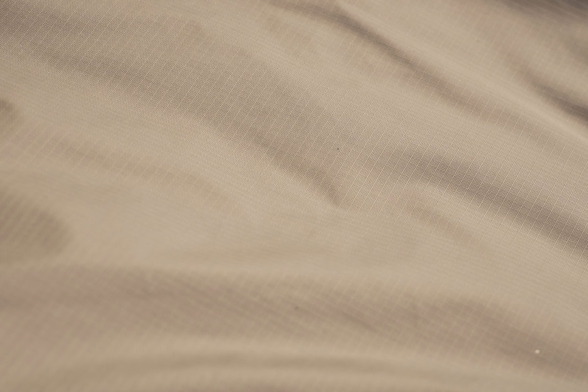 表地には、リサイクルナイロンを100％使用