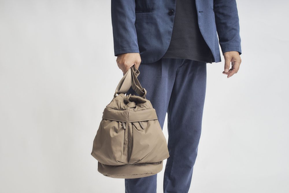 手持ちスタイルも可能