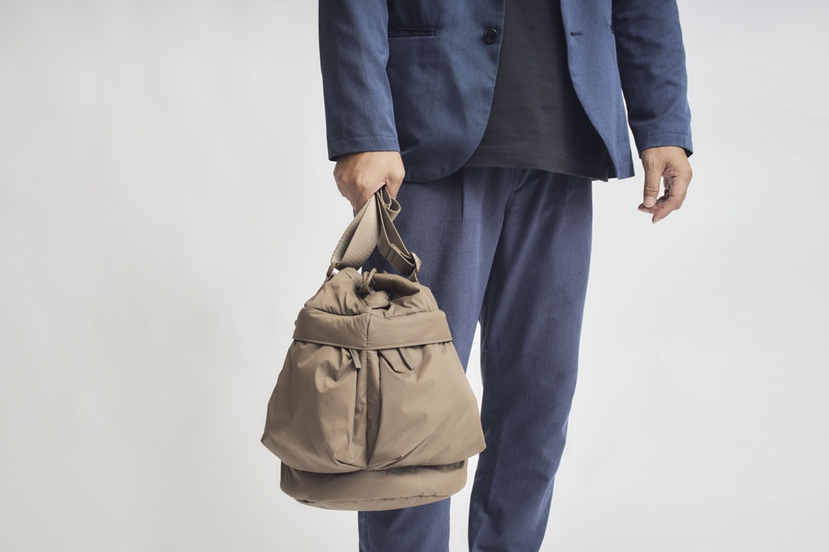 手持ちスタイルも可能