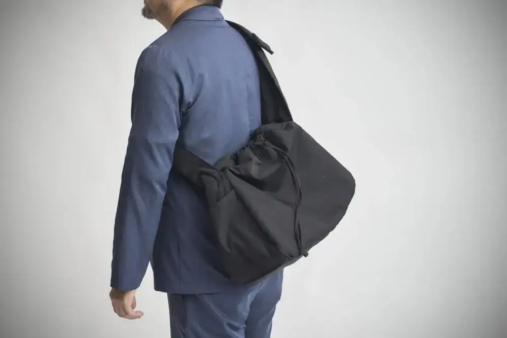 第3位　【優秀モノの最有力候補】ユニクロ：シー“高見え”ショルダーバッグのコスパに驚き／No.1モノ雑誌編集長のお墨付き『コレ買いです』Vol.131