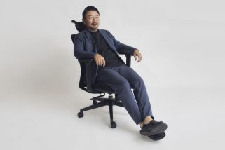 【3万円切りの凄すぎるチェア】モノ雑誌編集長が2カ月使って実感「イトーキの高性能メッシュチェア」は買って間違いなかった最優秀モノ!/『コレ買いです』Vol.136