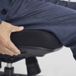 座面奥行きを調節