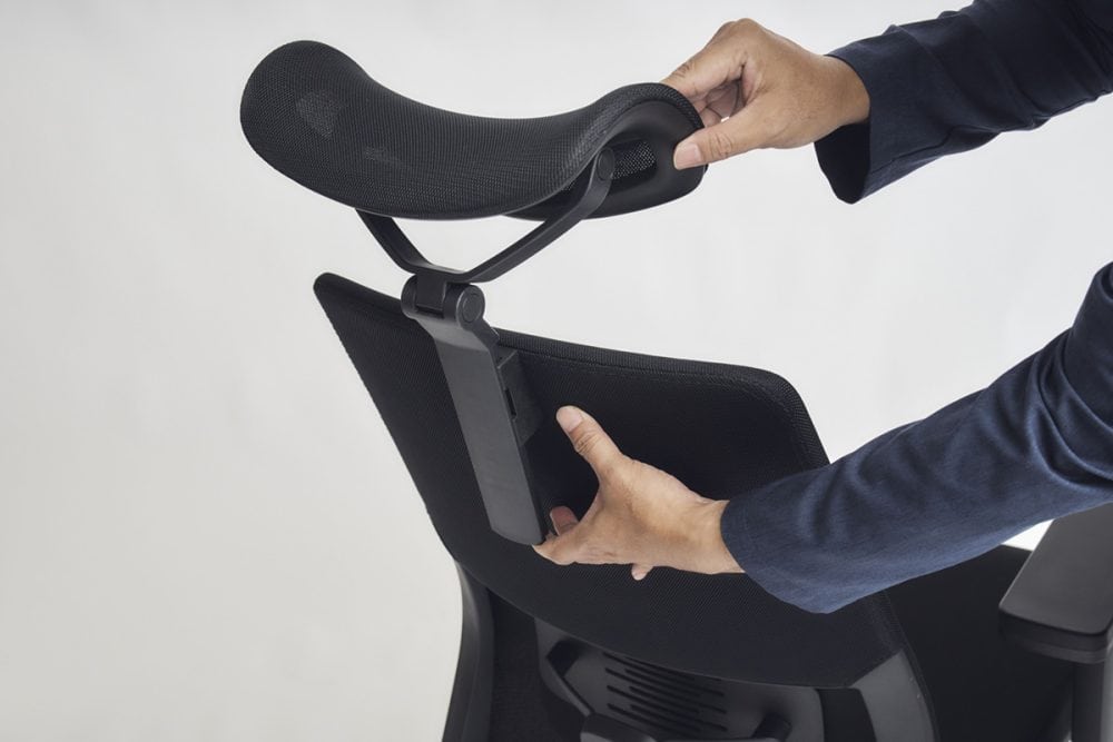 ヘッドレストを装備