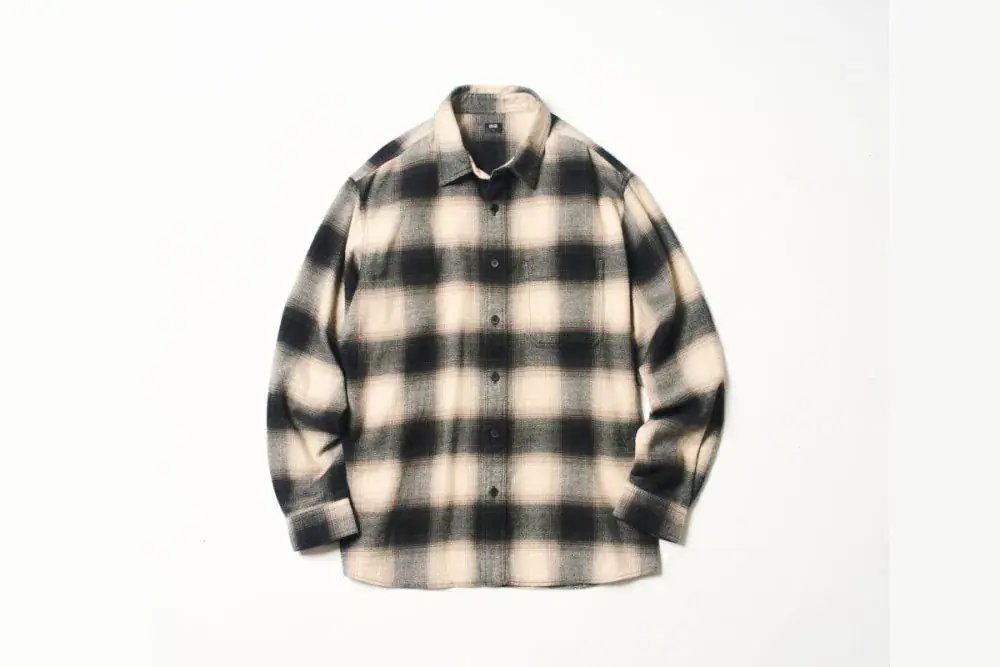 第2位　【ユニクロのこれ反則級】極上肌触りの100％メリノニットが3,990円はすごい！スタイリスト激推しの秋冬服3選を徹底解説