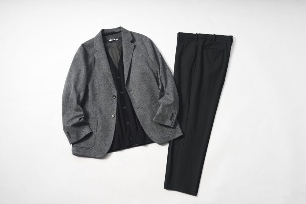 カーディガンにTシャツとパンツを合わせた少しゆるめの内勤向けスタイル