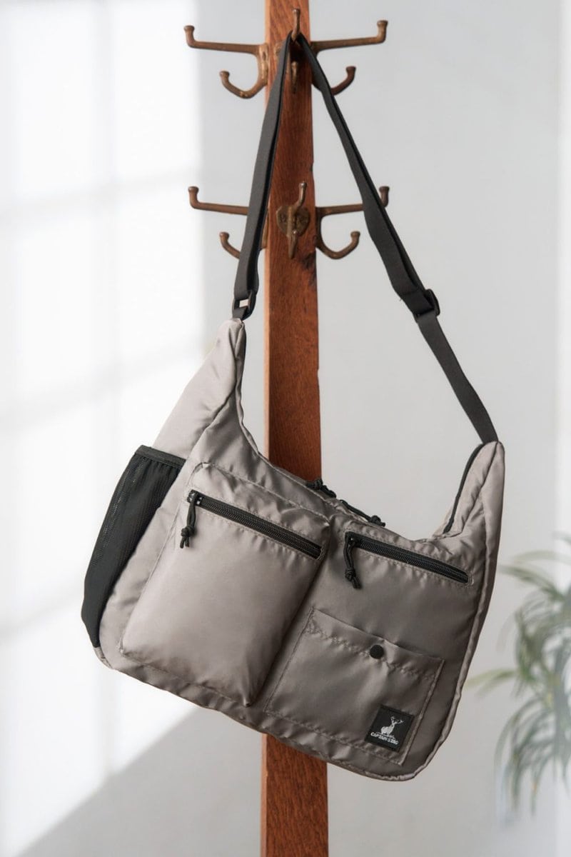 MonoMax12月号特別付録「キャプテンスタッグ　便利な外ポケット付き！ショルダーバッグ」