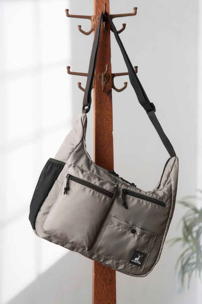 MonoMax12月号特別付録「キャプテンスタッグ 便利な外ポケット付き!ショルダーバッグ」