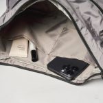 スマホなど細かなものの収納に便利