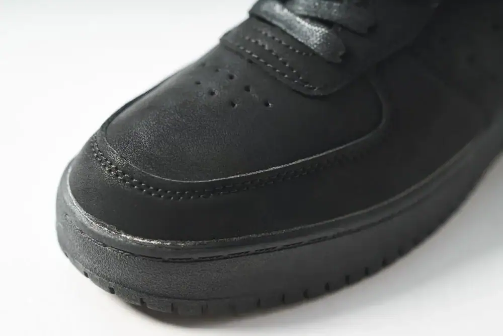 第1位　【ワークマンの究極すぎるスニーカー】￥1900はコスパ最高！通勤も快適な「ふかふかインソールの大人顔」をスタイリストが徹底解説