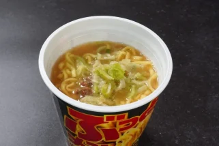 「ガチで激うまカップ麺」グルメライター推薦 “2度おいしい…味変できる幸せ感満載の一杯”“チキンと貝のW旨みがすごいラーメン”ほか【カップ麺の人気記事ランキングベスト3】（2024年10月版）