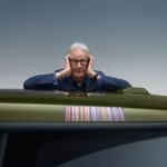 英国ファッションブランド「Paul Smith」率いるポール•スミス氏は、伝統的なスタイルにひねりを加えたデザイン「classic with a twist」で世界的に有名なファッションデザイナー