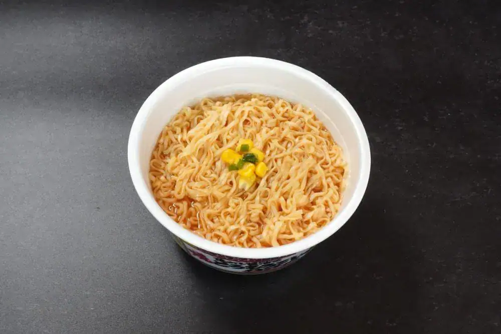 第2位　「このカップ麺、激ウマ」これぞジャンク系の到達点！“食欲直撃”のチキンラーメン系カップ麺ベスト3【1位は相性抜群の焦がしにんにく】