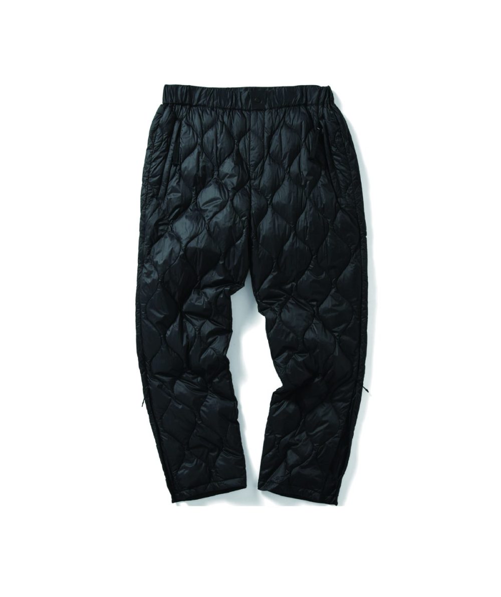 ホワイトマウンテニアリング×タイオン「10th Anniv. Light Down Pants」￥19,800／3色展開（ブラック、ホワイト、パープル）