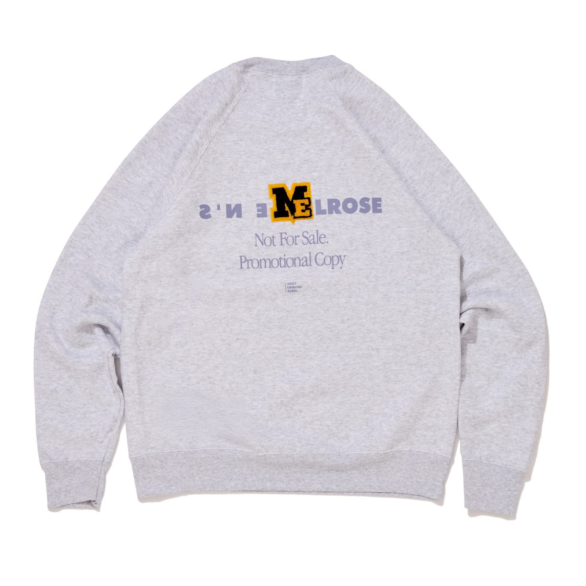 背面にはサガラワッペンで表現したブランドロゴに、レコードを彷彿とさせるプロモーションコピーのレタードが