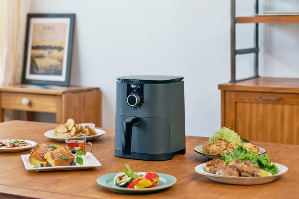 ニンジャ「ニンジャ ミニエアフライヤー」市場想定価格￥9,900／高さ247×幅202×奥行276㎜／約2.5㎏／容量約1.9ℓ