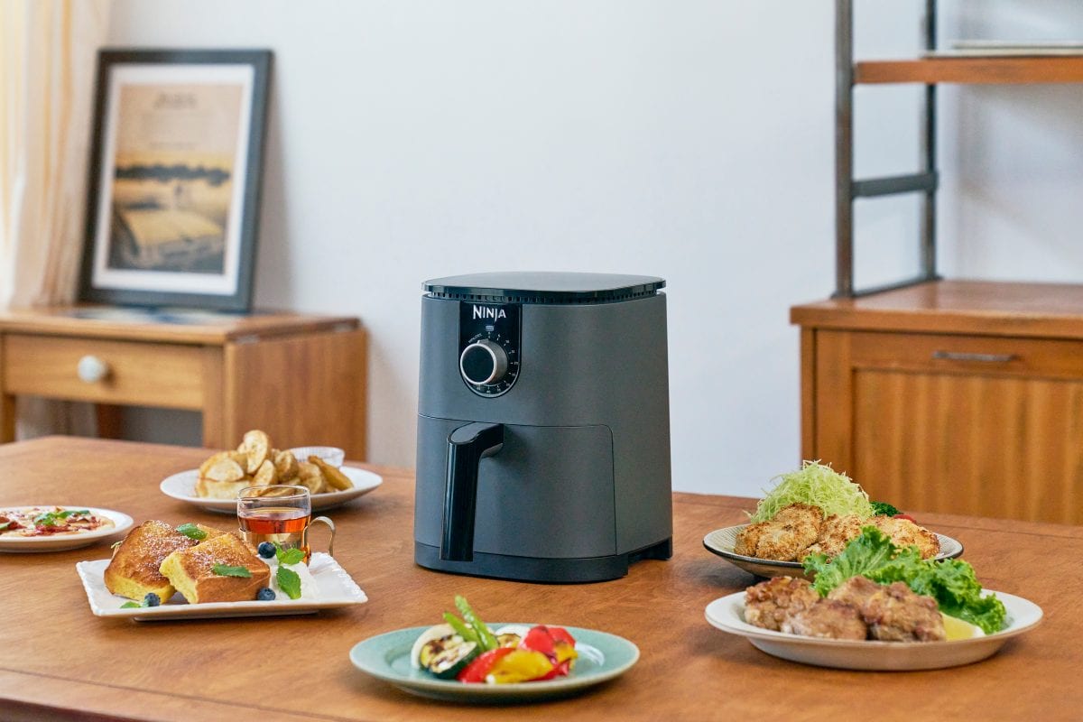 ニンジャ「ニンジャ ミニエアフライヤー」市場想定価格￥9,900／高さ247×幅202×奥行276㎜／約2.5㎏／容量約1.9ℓ