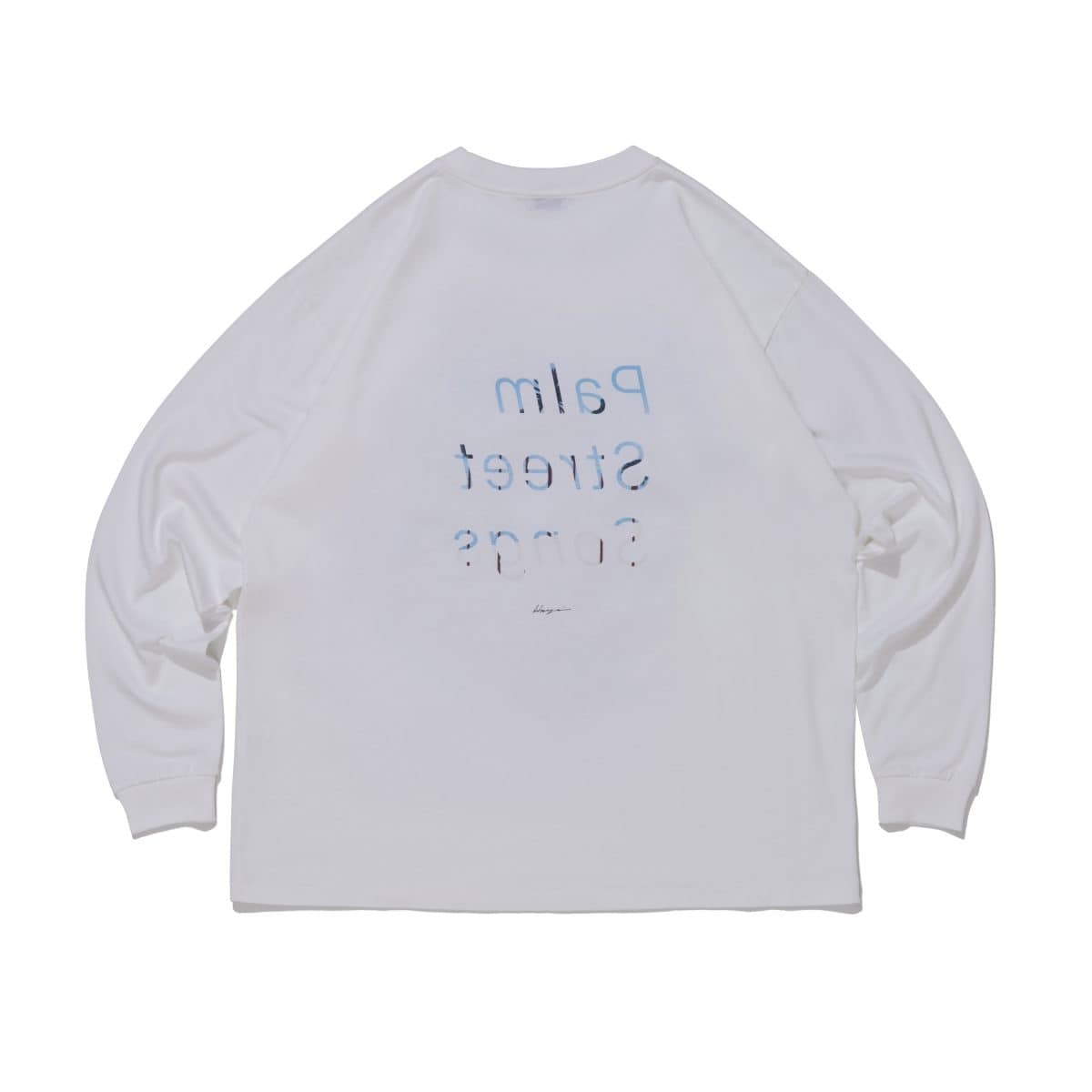 表のイラストを反転したかのような、裏のタイポグラフィ