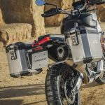 アルミ製サイドパニアケースを含むオプションを装着した「アプリリア New トゥアレグ 660」