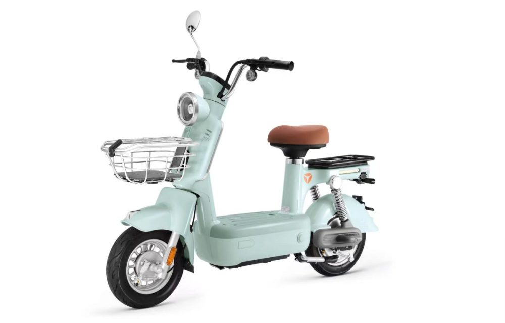 レトロなデザインとポップなカラーが目をひく