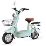 レトロなデザインとポップなカラーが目をひく