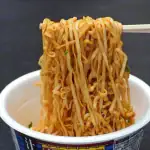 第2位　「このカップ麺、激ウマ」これぞジャンク系の到達点！“食欲直撃”のチキンラーメン系カップ麺ベスト3【1位は相性抜群の焦がしにんにく】