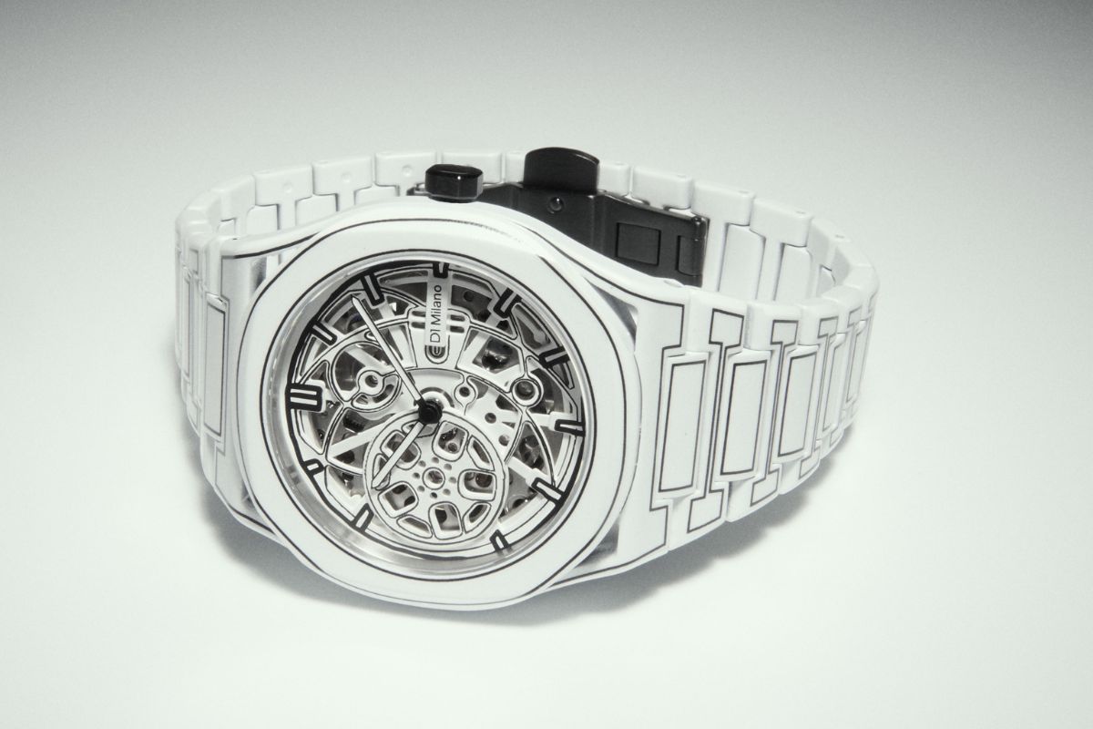 スケルトンウォッチの到達点】“D1ミラノ”が魅せる洗練の白と重厚な黒
