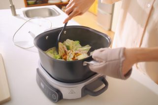 【料理の幅を広げる万能クッカー】ニンジャの新製品は8つの調理方法と8個の調理器具の機能を集約した優れもの！