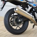 フラッグシップモデルに相応しい官能的なサウンドを奏でるマフラー