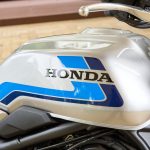 存在感を高める大ぶりかつ美しいフューエルタンク