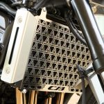 和を感じさせるデザインが施されたラジエーターグリル