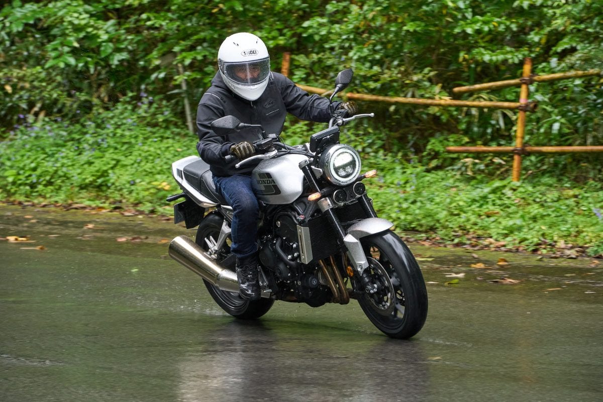 ハンドリングも軽く、コーナリングもスムーズ