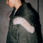 裏地にはブランドの象徴である“波キルト”パターンを採用