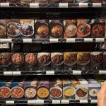 精肉加工、熟成を手がける職人たちとDEAN ＆ DELUCAが一緒に作ったプレミアムなカレーたち