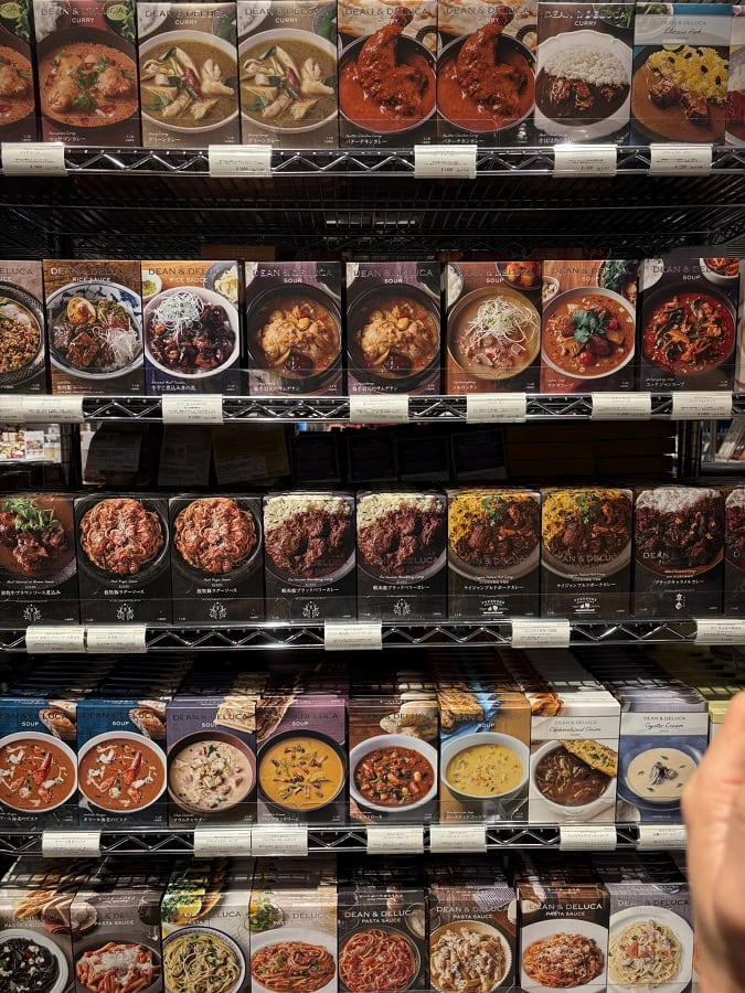 精肉加工、熟成を手がける職人たちとDEAN ＆ DELUCAが一緒に作ったプレミアムなカレーたち