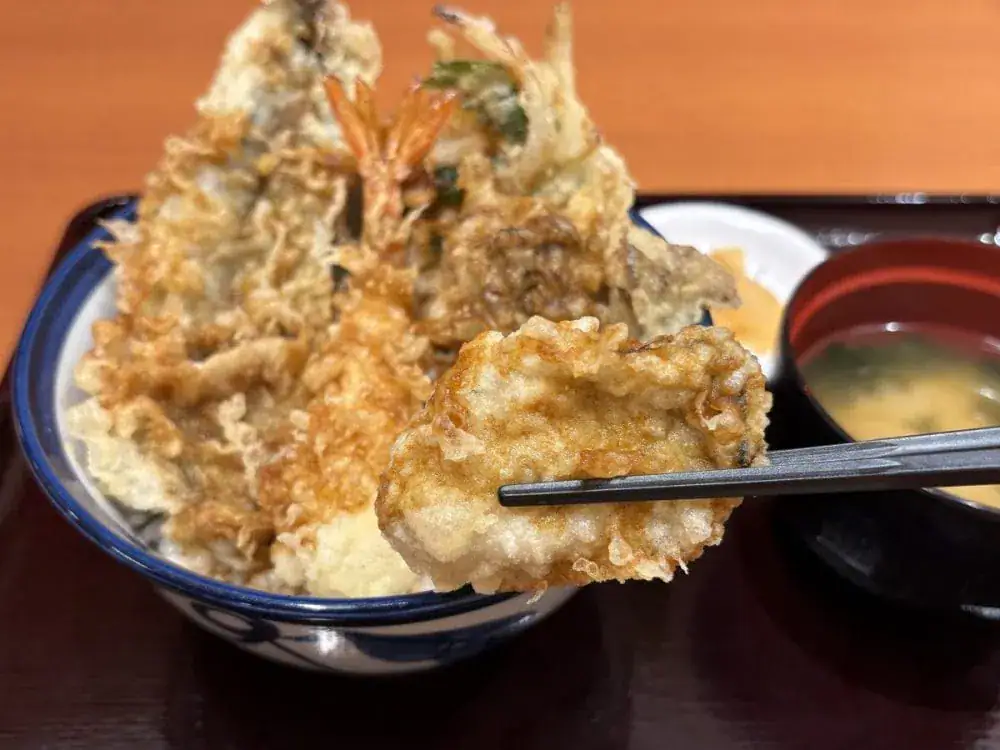 第1位　「1000円ちょいで豪華すぎ」国産の牡蠣と秋刀魚が主役！“天丼てんやの秋限定メニュー”2品をグルメ系ライターが実食レポート