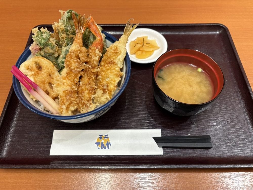 天丼てんや　蟹とふぐの冬天丼（みそ汁付）
