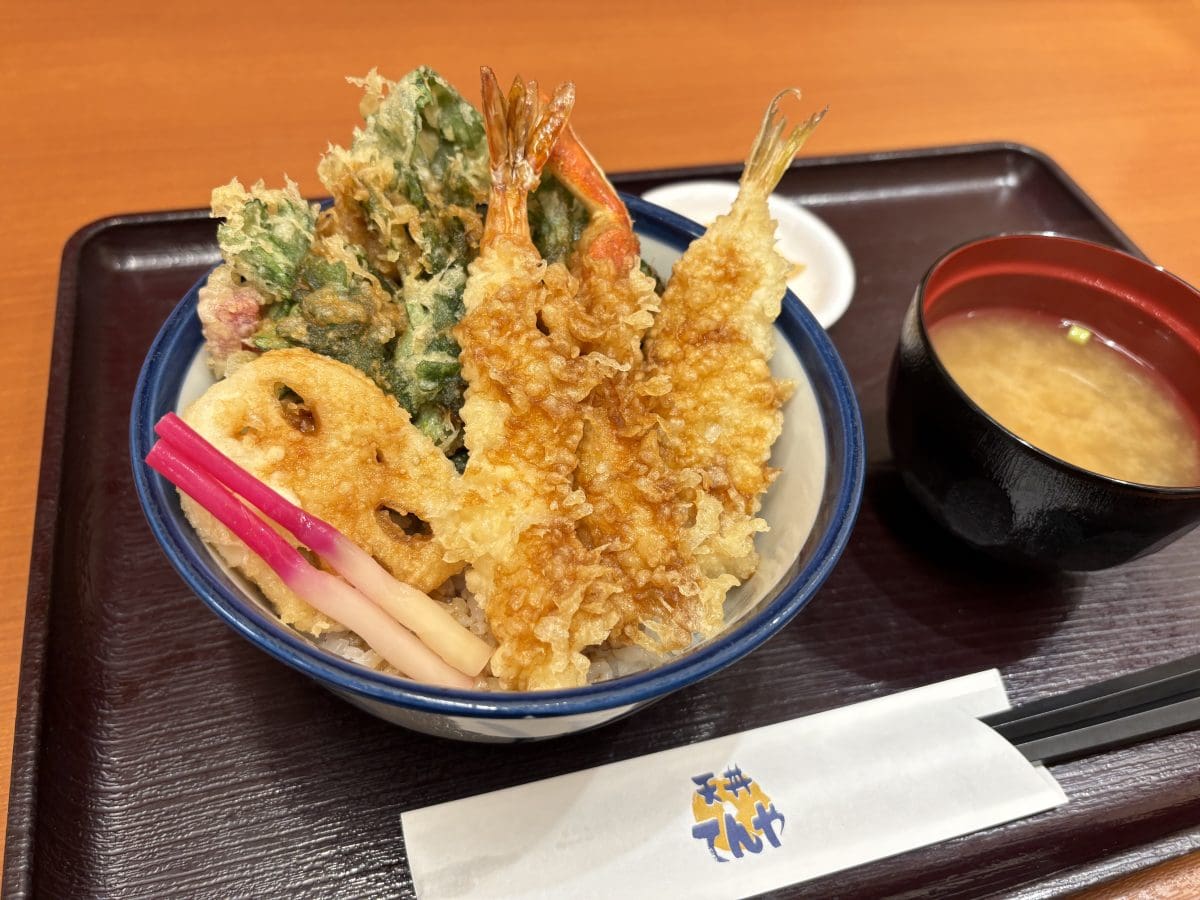 天丼 蟹とふぐ”が入って1000円ちょい!?】コスパ良すぎる「天丼てんや」の