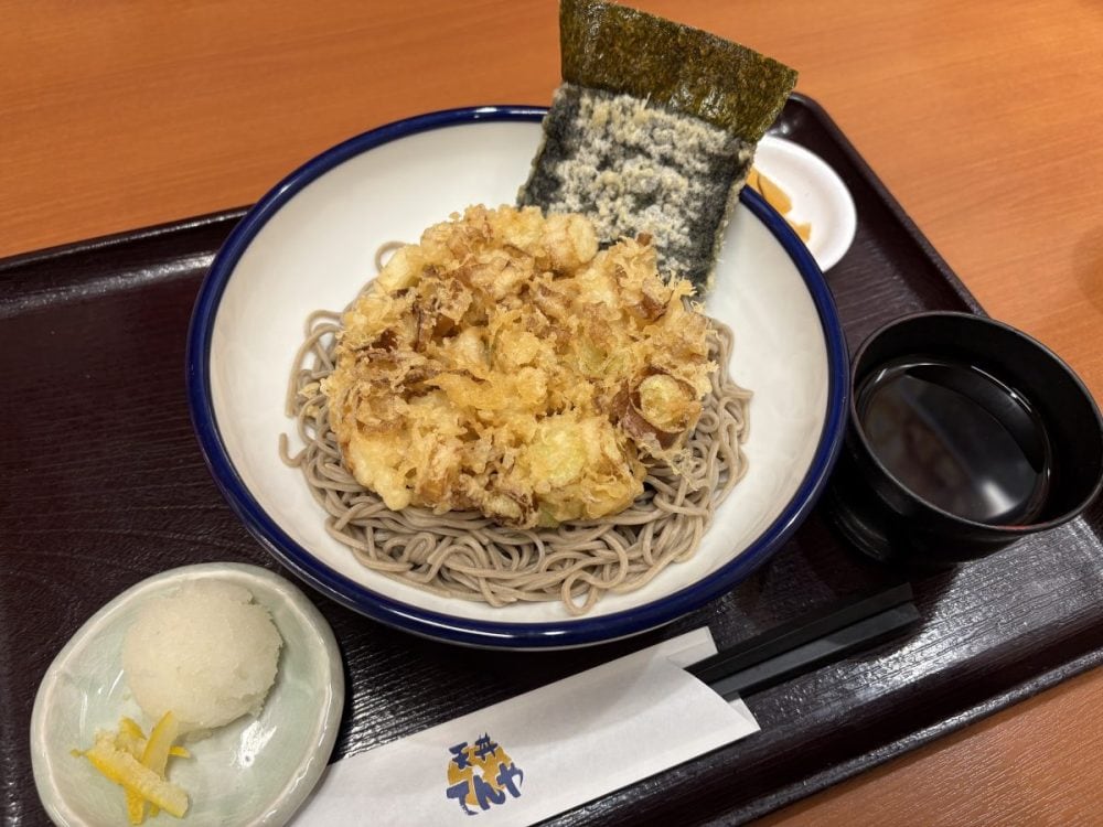 うどん・温かいお蕎⻨にも変更可能