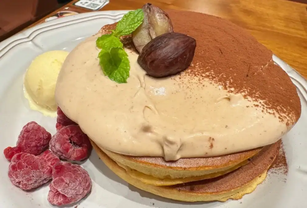 第2位　【多幸感爆上がり】珈琲館で年間160万食「人気ホットケーキ」の秋限定がまるで高級モンブラン!? 感動レビュー