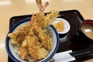 「ずわい蟹の天ぷらは本気すぎる」ふぐ、海老も…豪華食材がすごい！“天丼てんやの冬限定メニュー”注目2種をグルメ系ライターが実食レポート