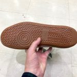 耐久性のあるモノマックスの靴底画像.