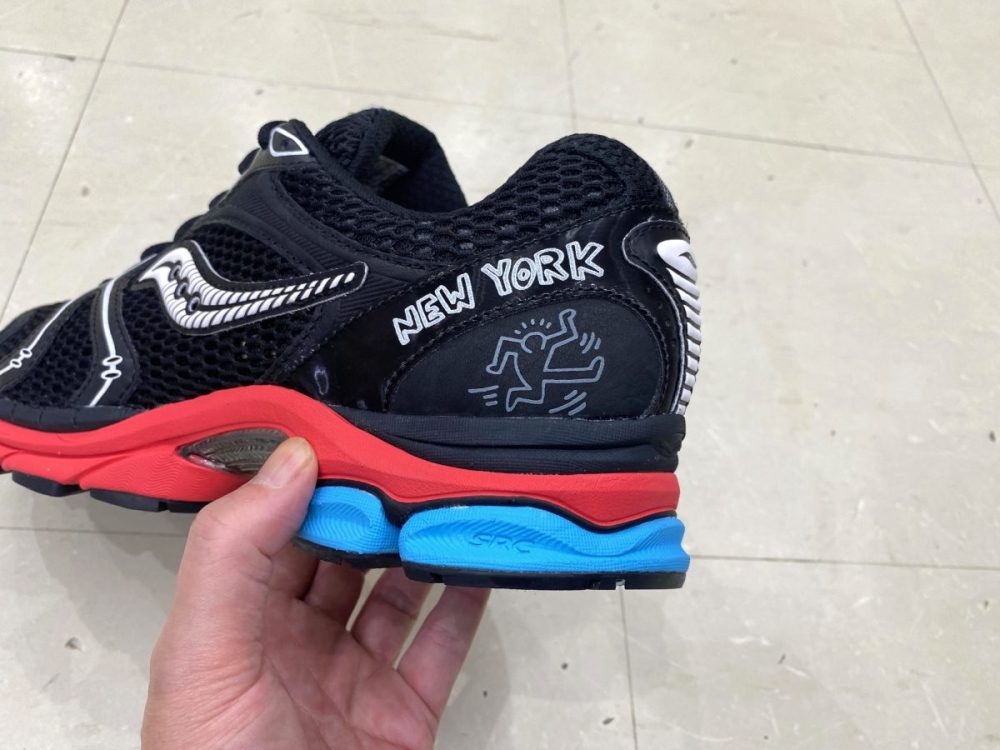 Saucony PROGRID TRIUMPH 4 "Keith Haring"