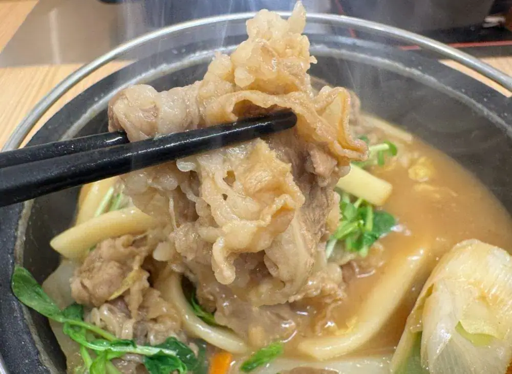 第3位　「白飯が消える反則級のウマさ」吉野家×ばり嗎初コラボ“濃厚とんこつ牛鍋”が最高に贅沢…悪魔の味変ダレもやばすぎ！実食レビュー