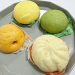 たまにはチャレンジしてみない?大人がハマる「2025年コンビニ3社変わり種中華まん」を食べ比べ!