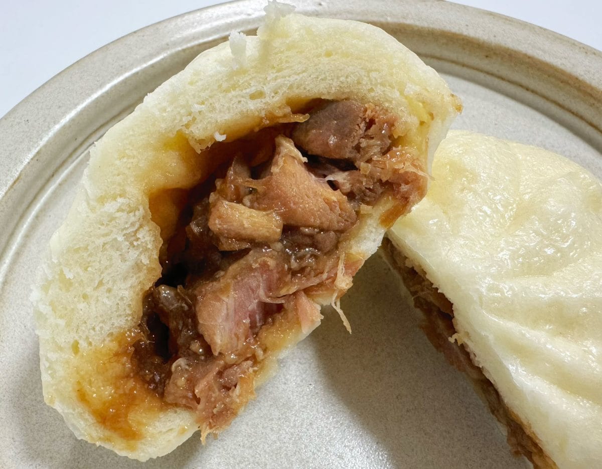 ゴロっとでてきた大ぶりの角煮の贅沢さに驚き！