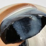 別添えの練乳を加えると、甘みと酸味が重なって少しリッチな味わいに変化！