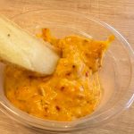 香り高い生七味のフレッシュでスパイシーな味わいと、具沢山の特製タルタルソースは相性抜群